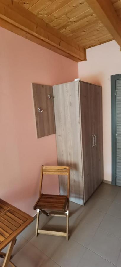 Pensiune si Cazare la Mitza Giarmata Esterno foto